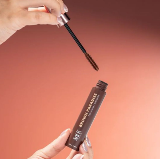 Pestañina café Anik